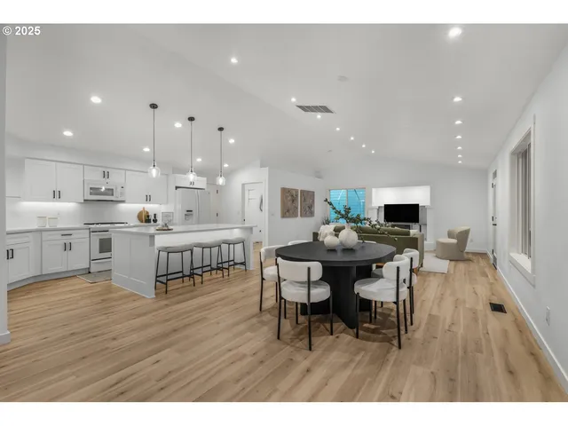 $570,000 | 257 Southwest Nancy Circle, Gresham, OR 97030