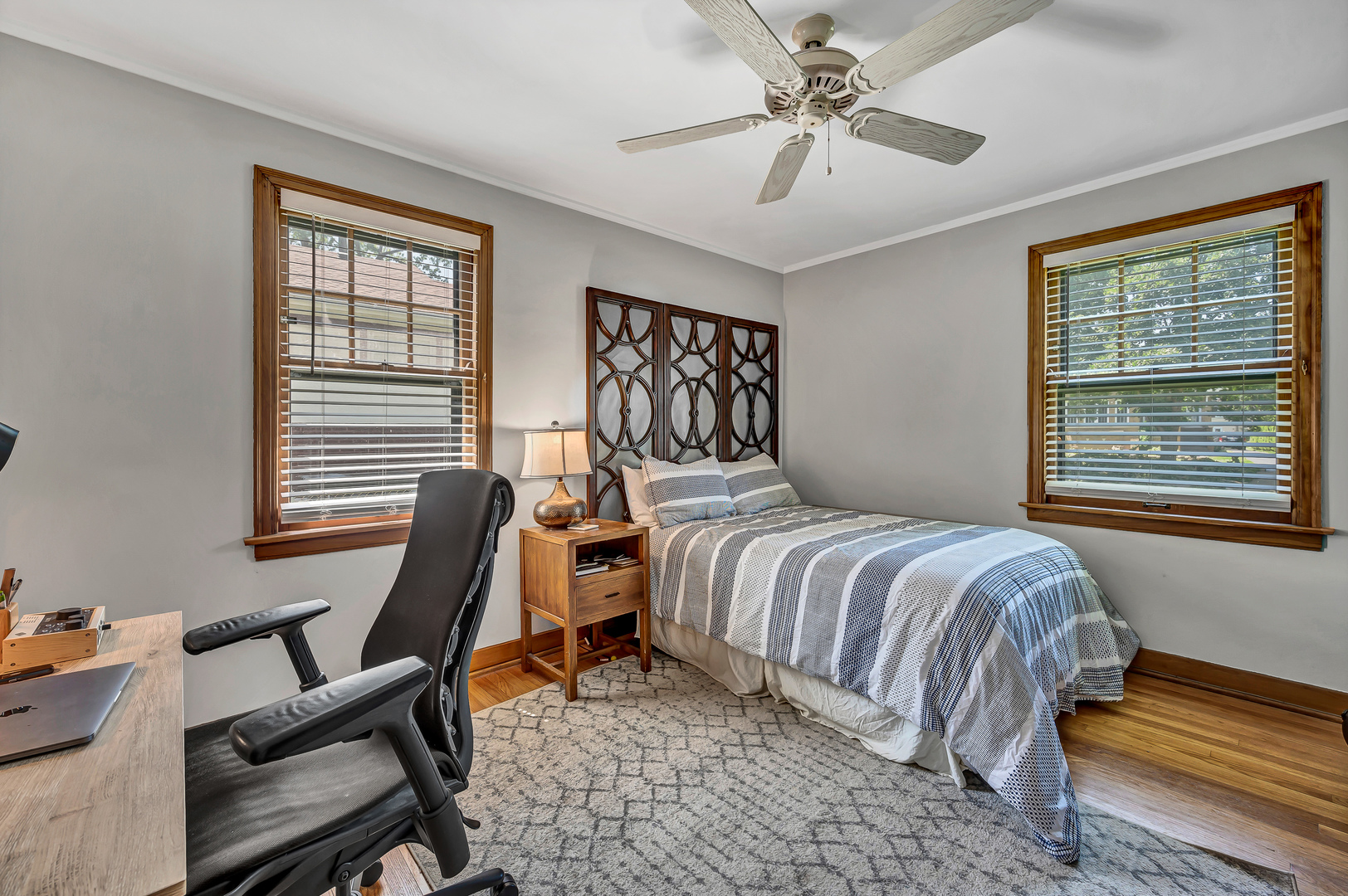 100 South Herbert Road Riverside, IL 60546 - Photo 28 of 30 a bedroom with a bed and a window