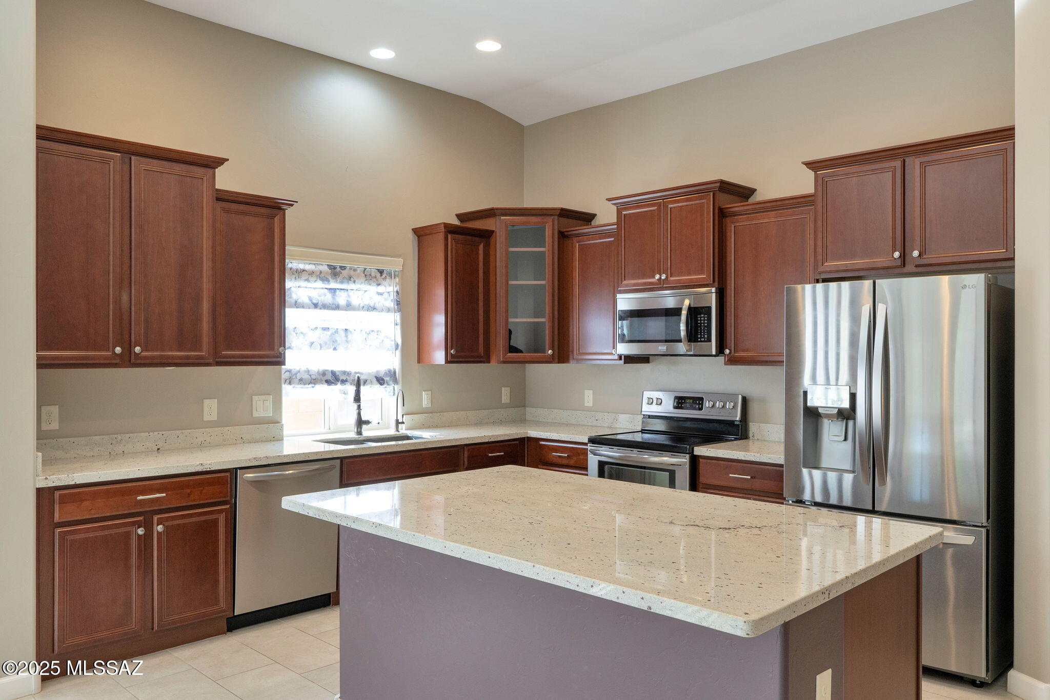 8881 West Irongate Road Marana, AZ 85653 - Photo 4 of 24
