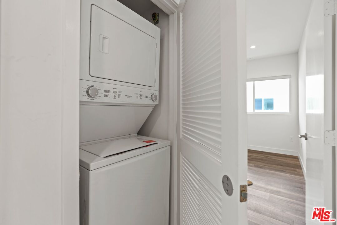 1830 Selby Avenue, Unit PH2 Los Angeles, CA 90025 - Photo 15 of 15