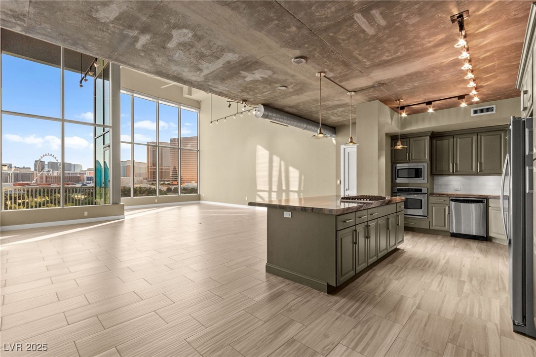 360 East Desert Inn Road, Unit 1204 Las Vegas, NV 89109 - Photo 14 of 81