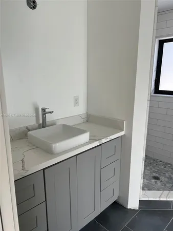 $7,000 | 234 Avalon Avenue, Lauderdale-by-the-Sea, FL 33308