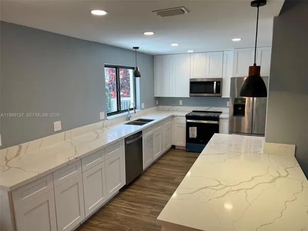 $7,000 | 234 Avalon Avenue, Lauderdale-by-the-Sea, FL 33308