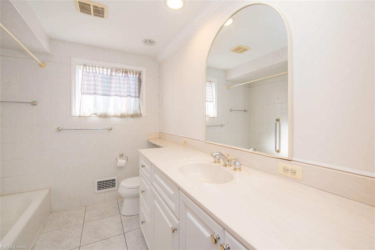 18970 Frazho Road Roseville, MI 48066 - Photo 10 of 53