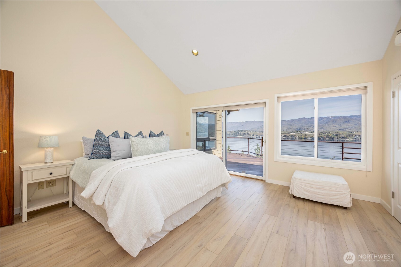 7440 Navarre Road Chelan, WA 98816 - Photo 8 of 40