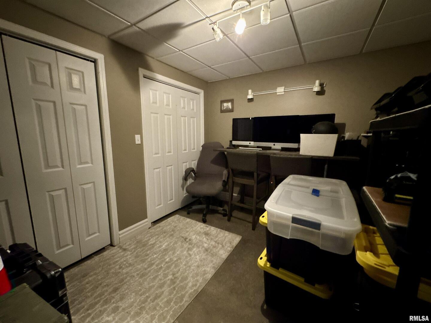 1801 Colonial Drive Marion, IL 62959 - Photo 34 of 45 a living room with furniture