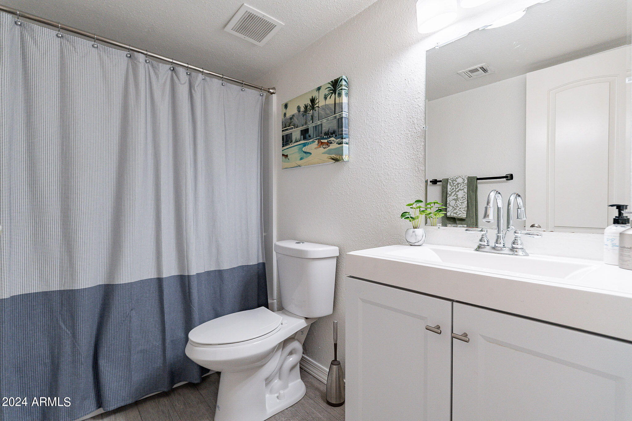 4201 East Camelback Road, Unit 9 Phoenix, AZ 85018 - Photo 11 of 20 39-web-or-mls-Camelback-27