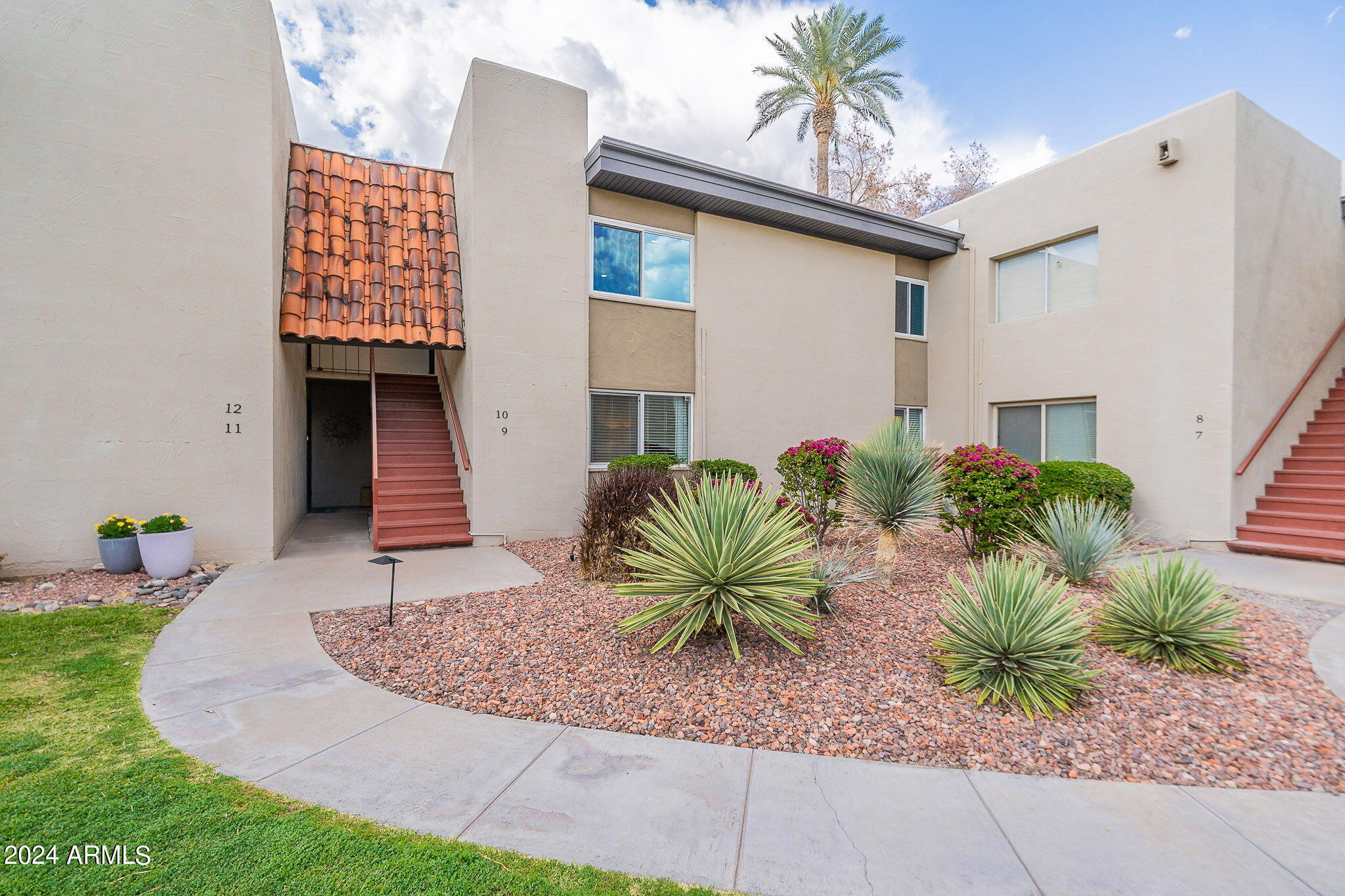 4201 East Camelback Road, Unit 9 Phoenix, AZ 85018 - Photo 13 of 20 14-web-or-mls-Camelback-2