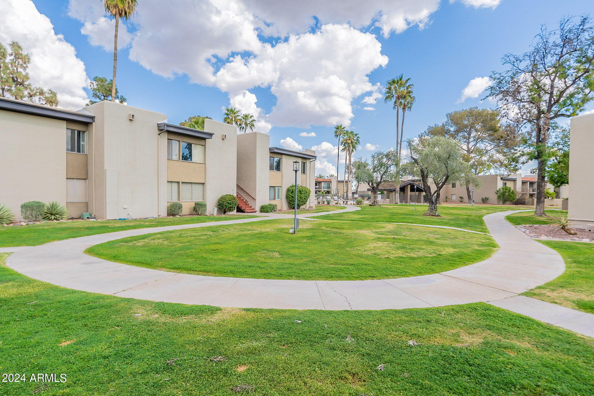 4201 East Camelback Road, Unit 9 Phoenix, AZ 85018 - Photo 14 of 20 17-web-or-mls-Camelback-5