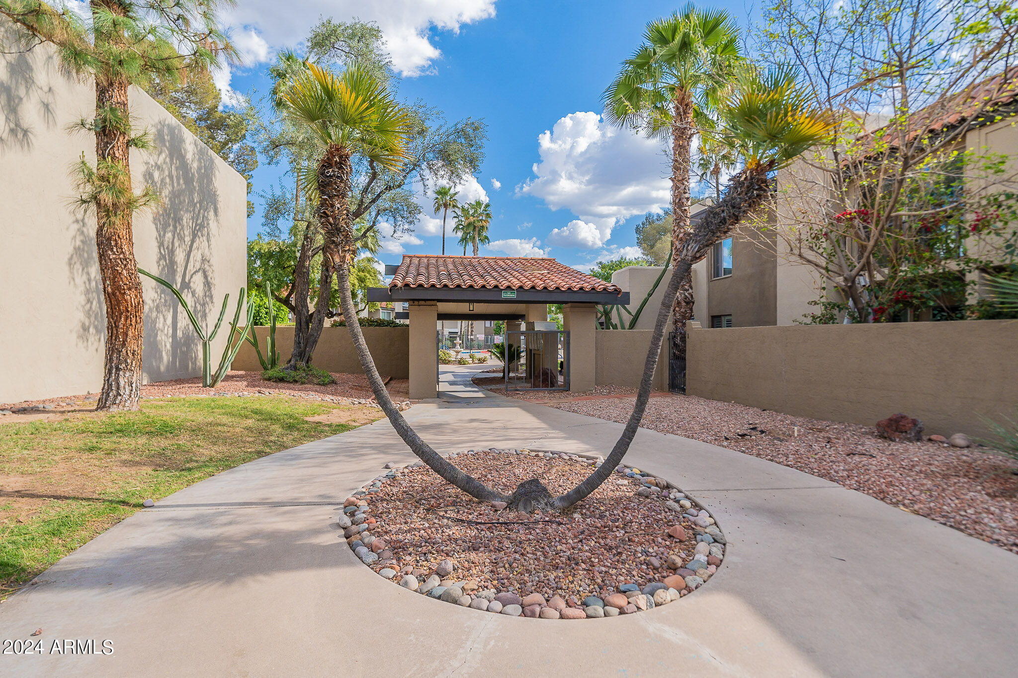 4201 East Camelback Road, Unit 9 Phoenix, AZ 85018 - Photo 15 of 20 18-web-or-mls-Camelback-6