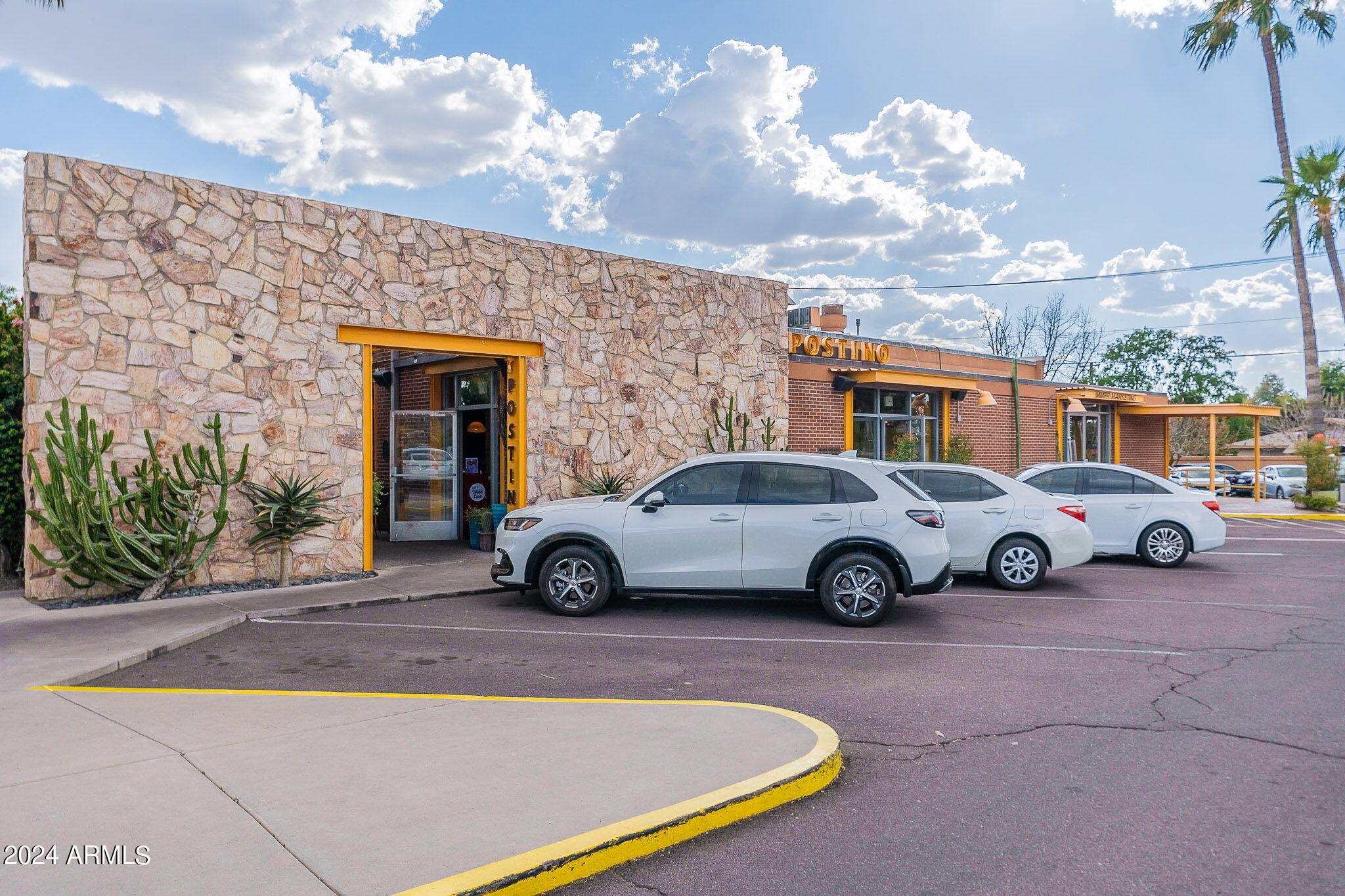 4201 East Camelback Road, Unit 9 Phoenix, AZ 85018 - Photo 18 of 20 7-web-or-mls-Camelback - Community-7