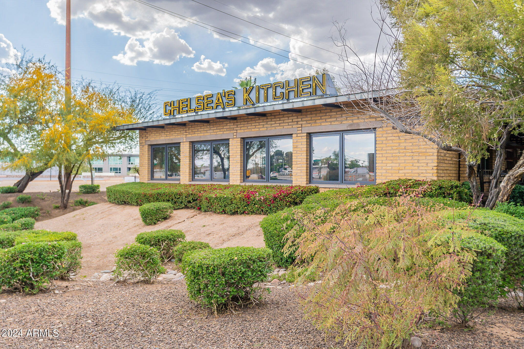 4201 East Camelback Road, Unit 9 Phoenix, AZ 85018 - Photo 19 of 20 12-web-or-mls-Camelback - Community-12