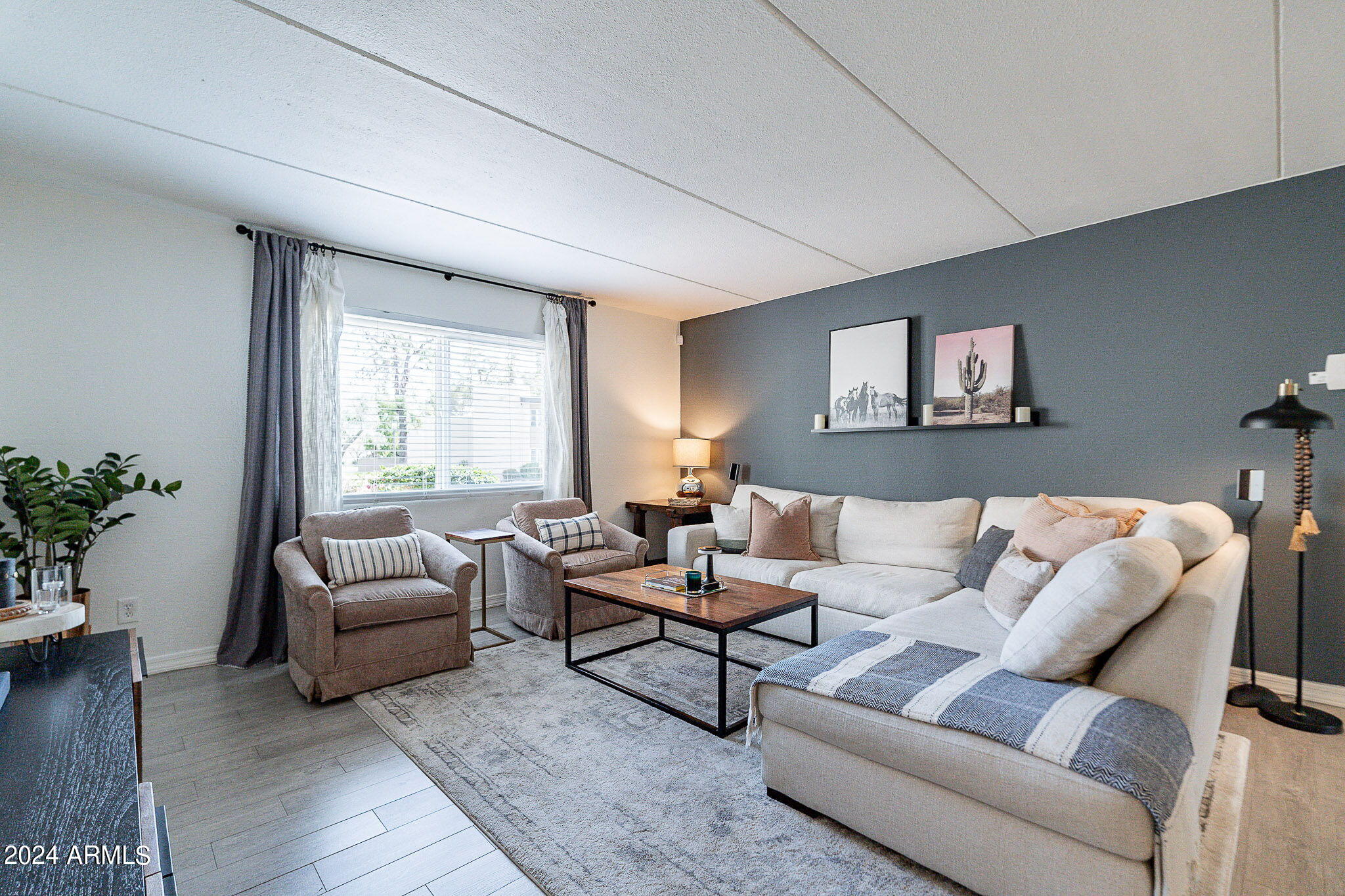 4201 East Camelback Road, Unit 9 Phoenix, AZ 85018 - Photo 2 of 20 22-web-or-mls-Camelback-10