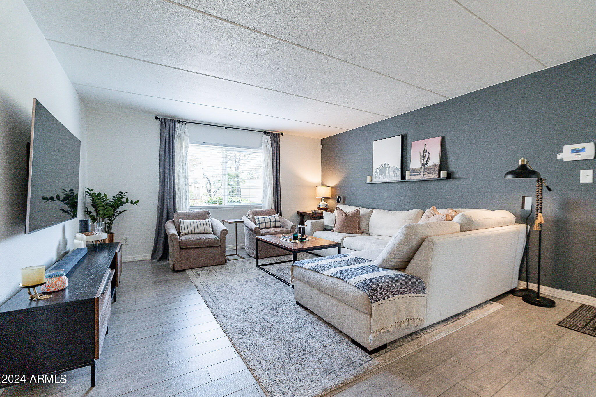 4201 East Camelback Road, Unit 9 Phoenix, AZ 85018 - Photo 3 of 20 21-web-or-mls-Camelback-9