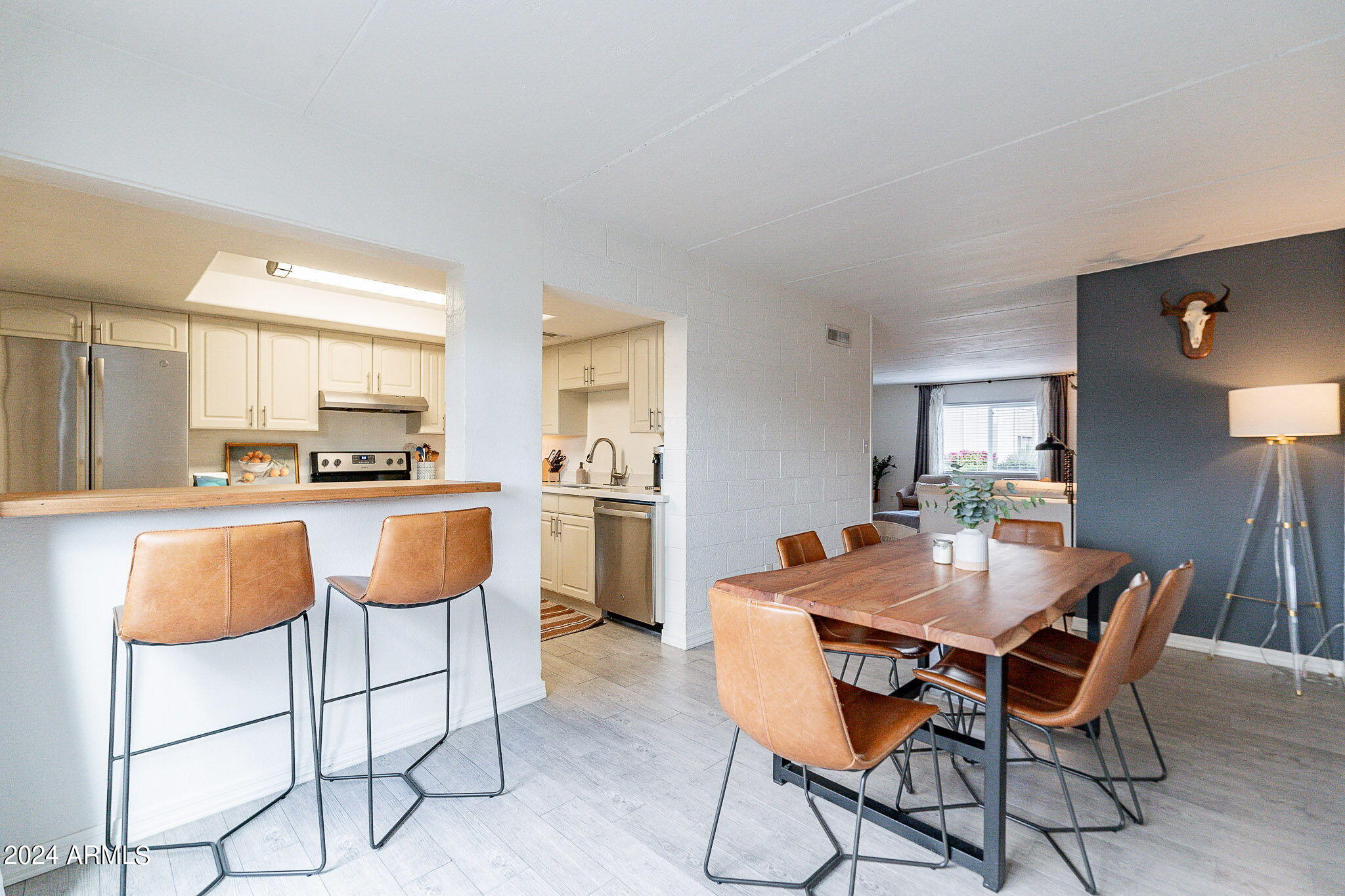 4201 East Camelback Road, Unit 9 Phoenix, AZ 85018 - Photo 4 of 20 28-web-or-mls-Camelback-16