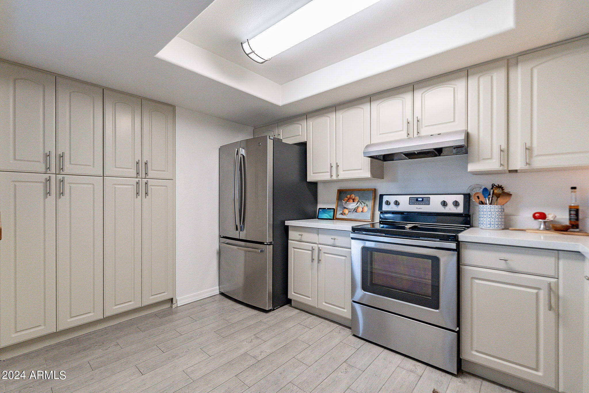 4201 East Camelback Road, Unit 9 Phoenix, AZ 85018 - Photo 6 of 20 31-web-or-mls-Camelback-19