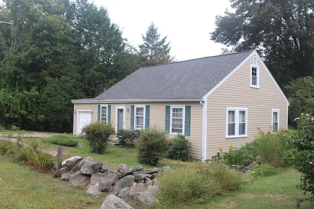 $2,800 | 470 Washington Road, Rye, NH 03870