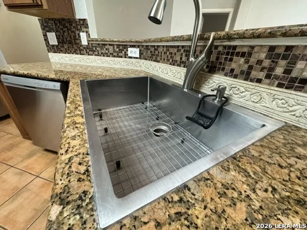 $1,895 | 162 Coopers Hawk, San Antonio, TX 78253