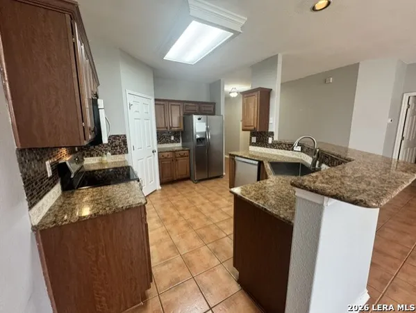 $1,895 | 162 Coopers Hawk, San Antonio, TX 78253