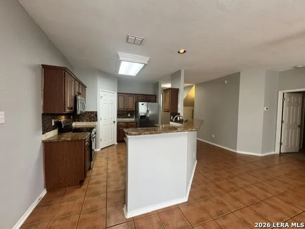 $1,895 | 162 Coopers Hawk, San Antonio, TX 78253