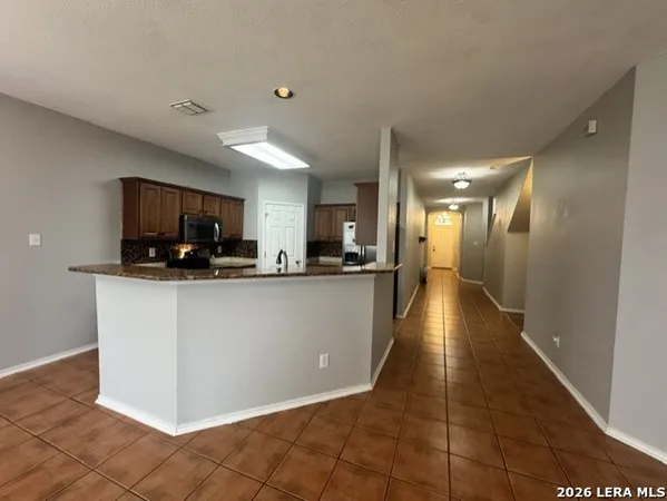 $1,895 | 162 Coopers Hawk, San Antonio, TX 78253