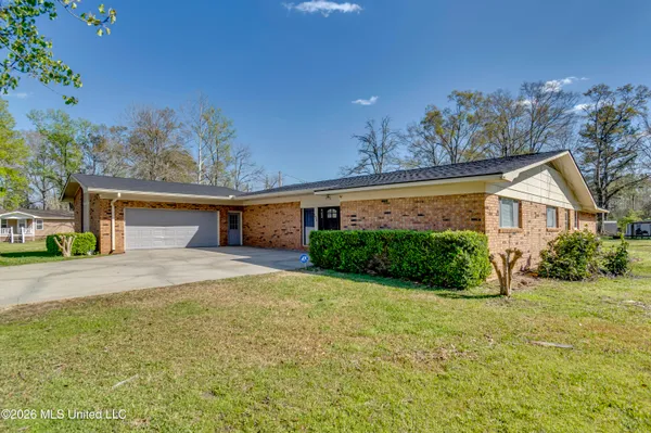 $275,000 | 306 Hancock Drive, Taylorsville, MS 39168