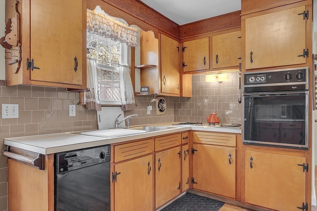 47 Queensview Road Marlborough, MA 01752 - Photo 12 of 35 Gallery Image 12
