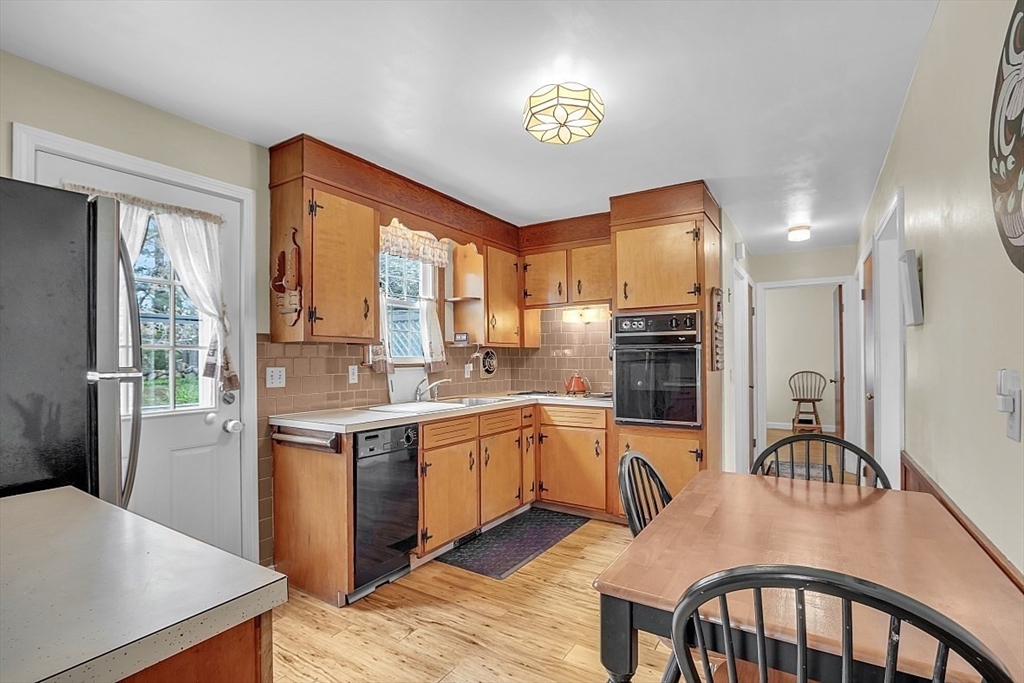 47 Queensview Road Marlborough, MA 01752 - Photo 9 of 35 Gallery Image 9