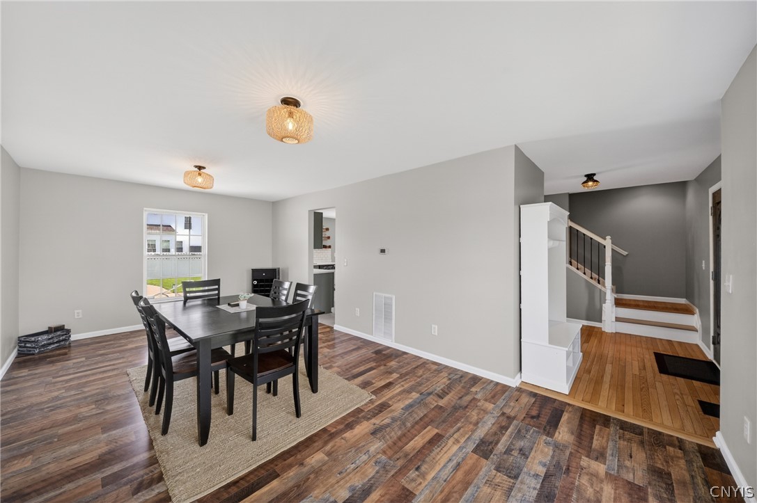 5467 Congleton Circle Clay, NY 13041 - Photo 5 of 37