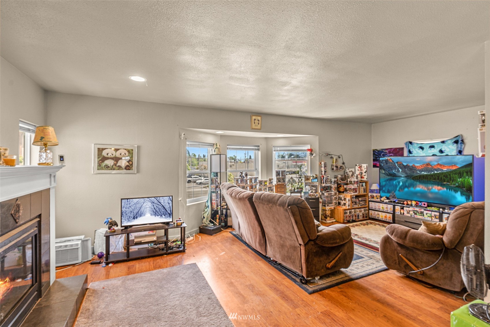 4216 Rucker Avenue Everett, WA 98203 - Photo 11 of 28 Gallery Image 11