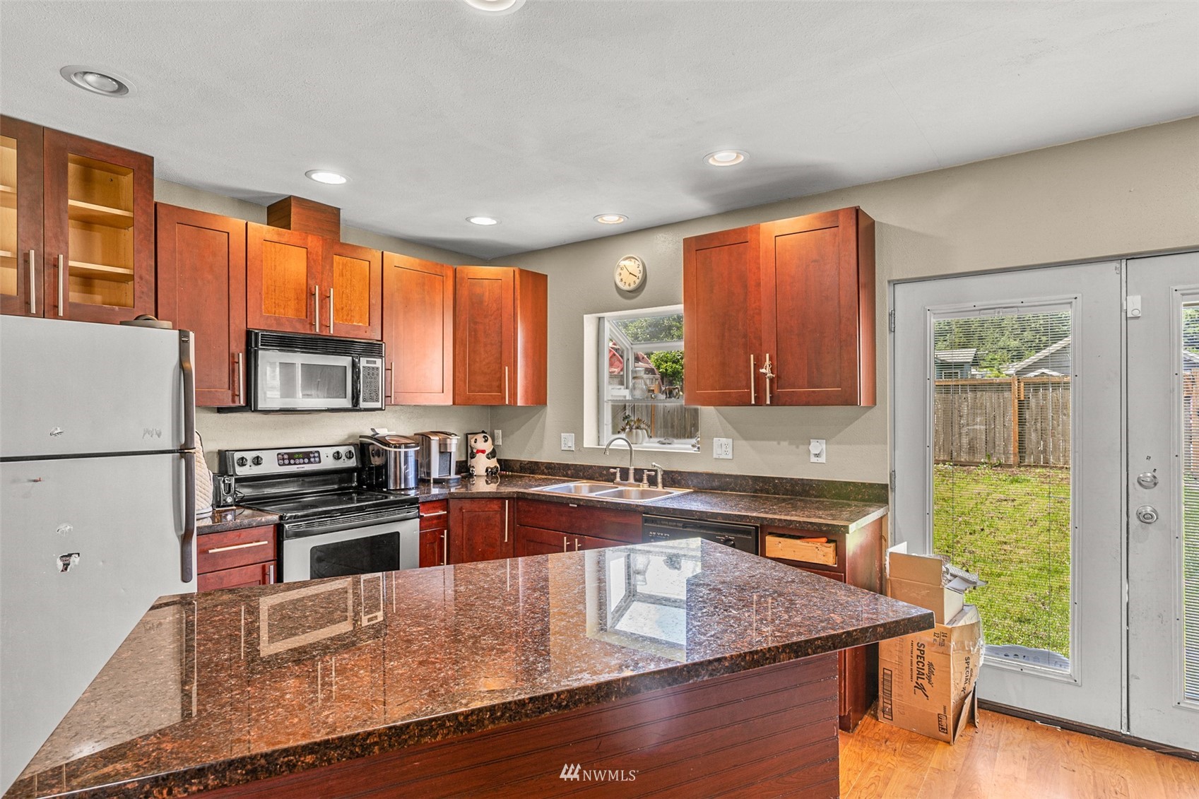 4216 Rucker Avenue Everett, WA 98203 - Photo 3 of 28 Gallery Image 3