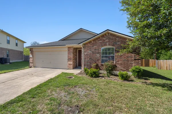 $1,825 | 1015 Glen Meadow Cove, Georgetown, TX 78626