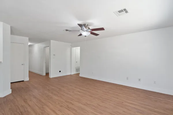 $1,825 | 1015 Glen Meadow Cove, Georgetown, TX 78626