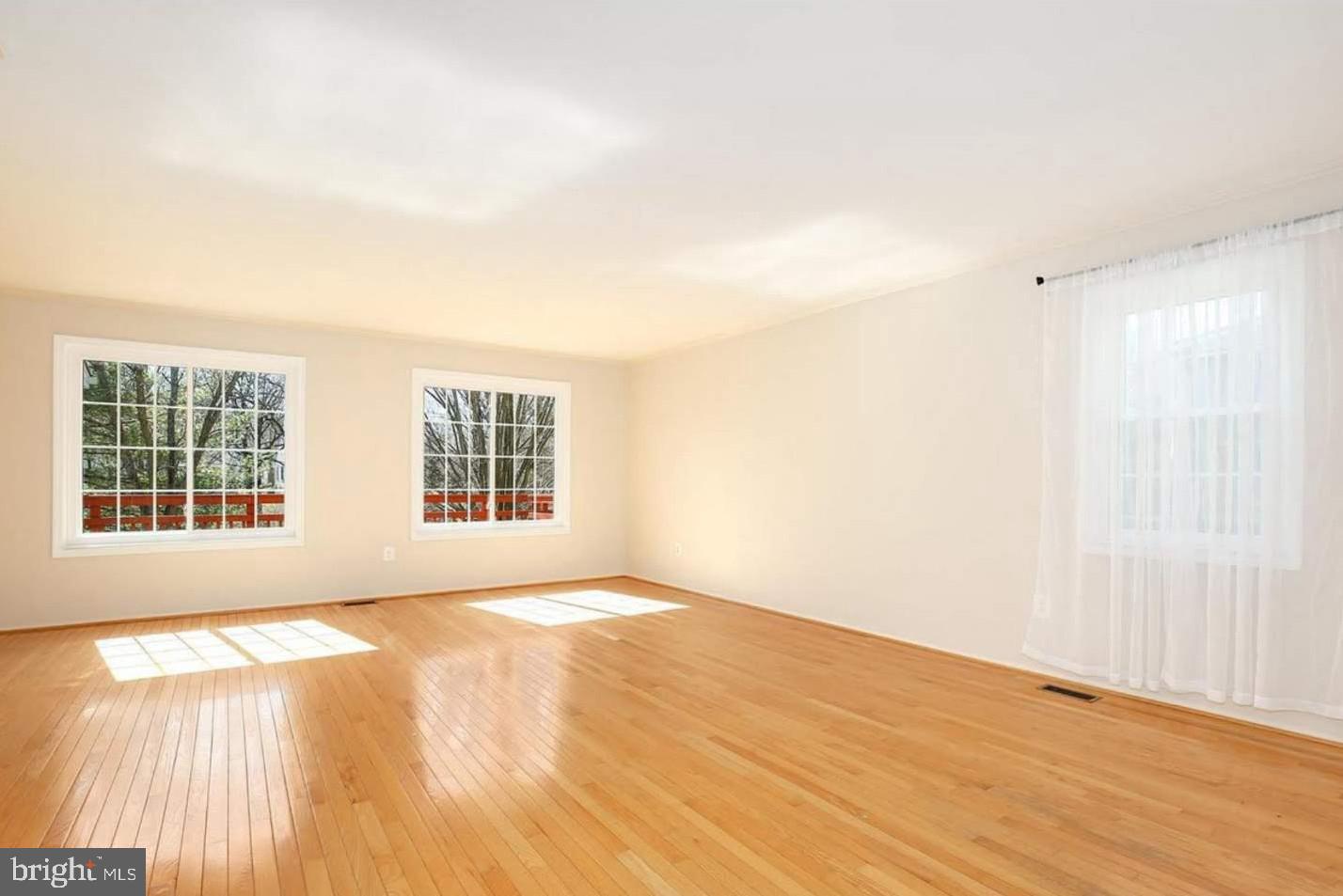 8580 Dark Hawk Circle Columbia, MD 21045 - Photo 6 of 14 Gallery Image 6