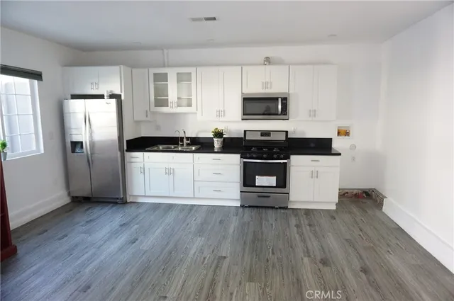 $2,600 | 14820 Devonshire Street, Mission Hills, CA 91345