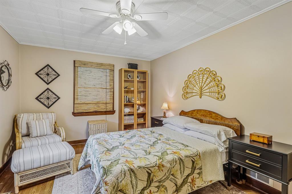 529 Utopia Road Apollo, PA 15613 - Photo 23 of 50 a bedroom with a bed and a couch