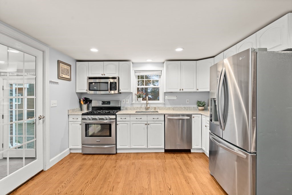 31 Roberts Road Ashland, MA 01721 - Photo 3 of 35 Gallery Image 3