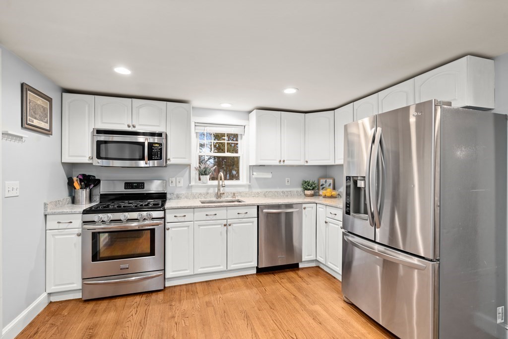 31 Roberts Road Ashland, MA 01721 - Photo 4 of 35 Gallery Image 4