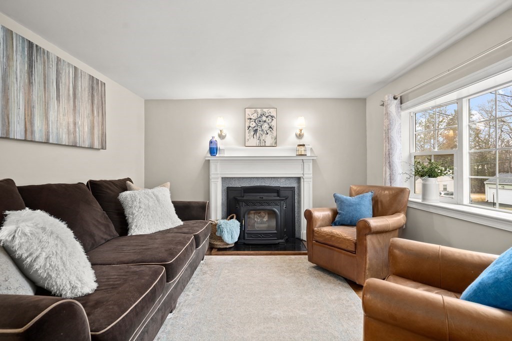 31 Roberts Road Ashland, MA 01721 - Photo 10 of 35 Gallery Image 10