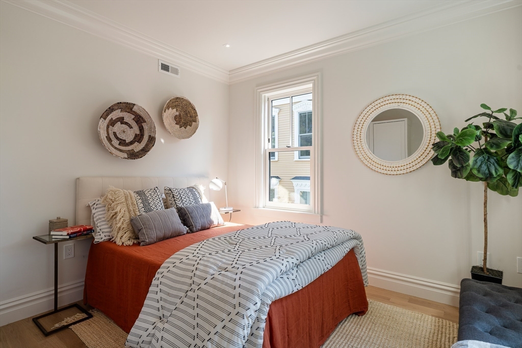 67 Inman Street Cambridge, MA 02139 - Photo 16 of 27