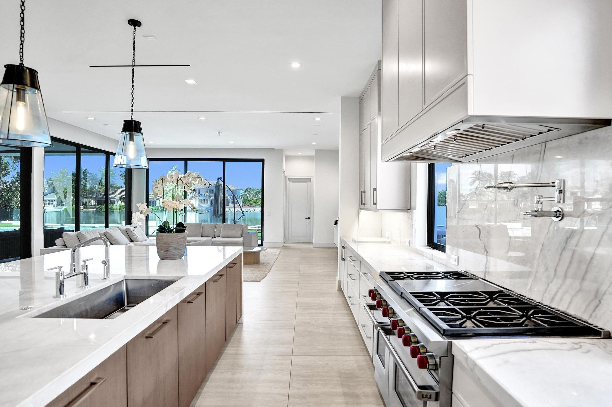 7 Seneca Road Sea Ranch Lakes, FL 33308 - Photo 15 of 65 Photo 15