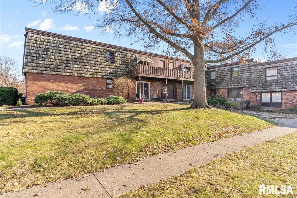 1900 Jeanette Lane, Unit 3 Springfield, IL 62702 - Photo 3 of 26 Gallery Image 3