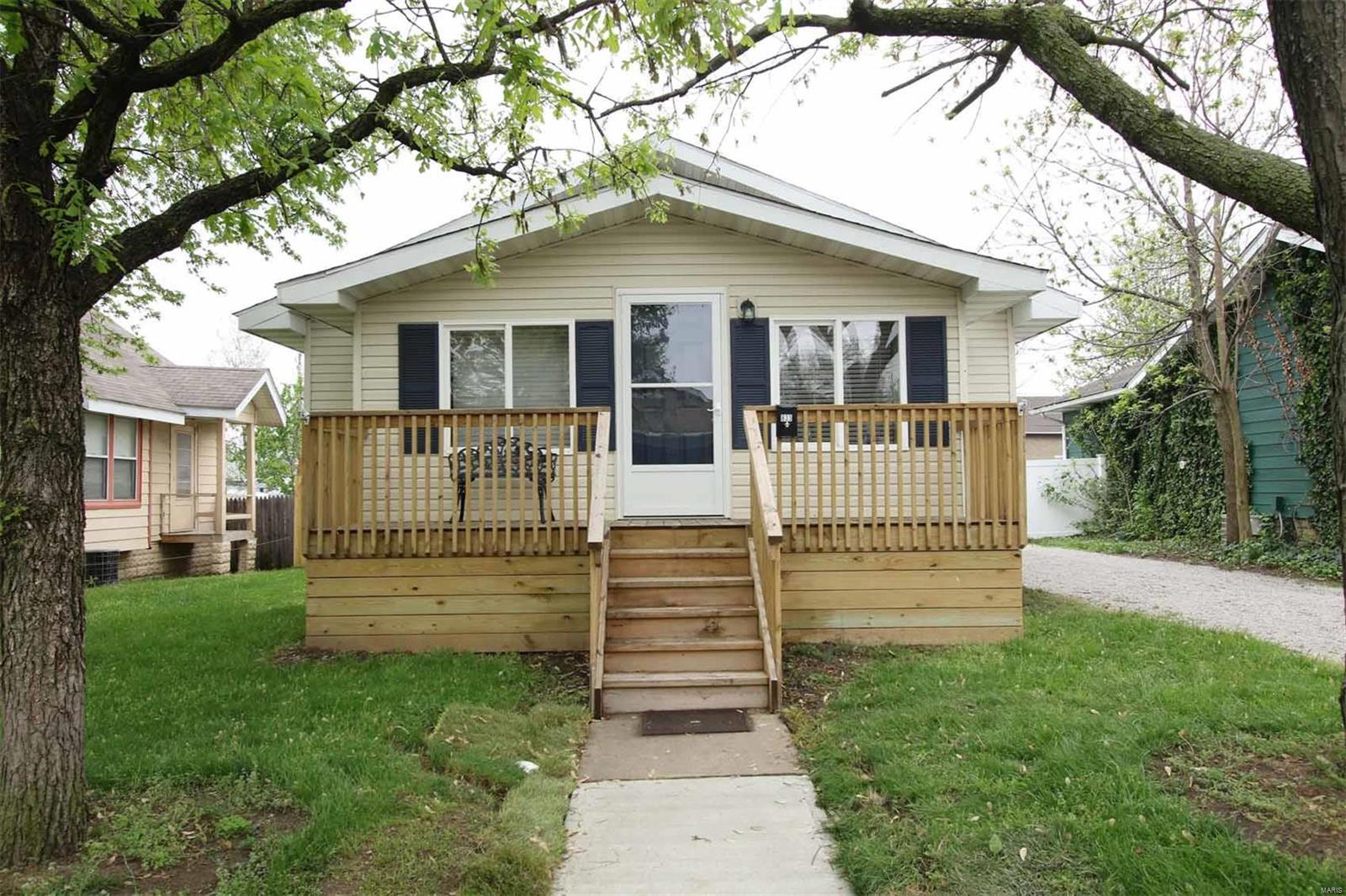 833 Rice Street Wood River, IL 62095 - Photo 1 of 13 Gallery Image 1