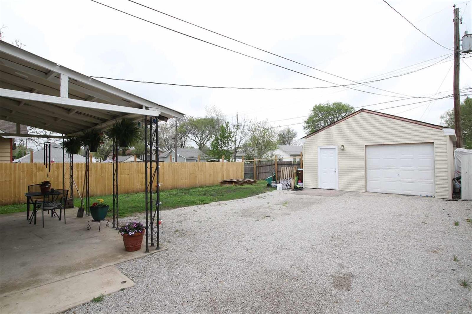 833 Rice Street Wood River, IL 62095 - Photo 3 of 13 Gallery Image 3