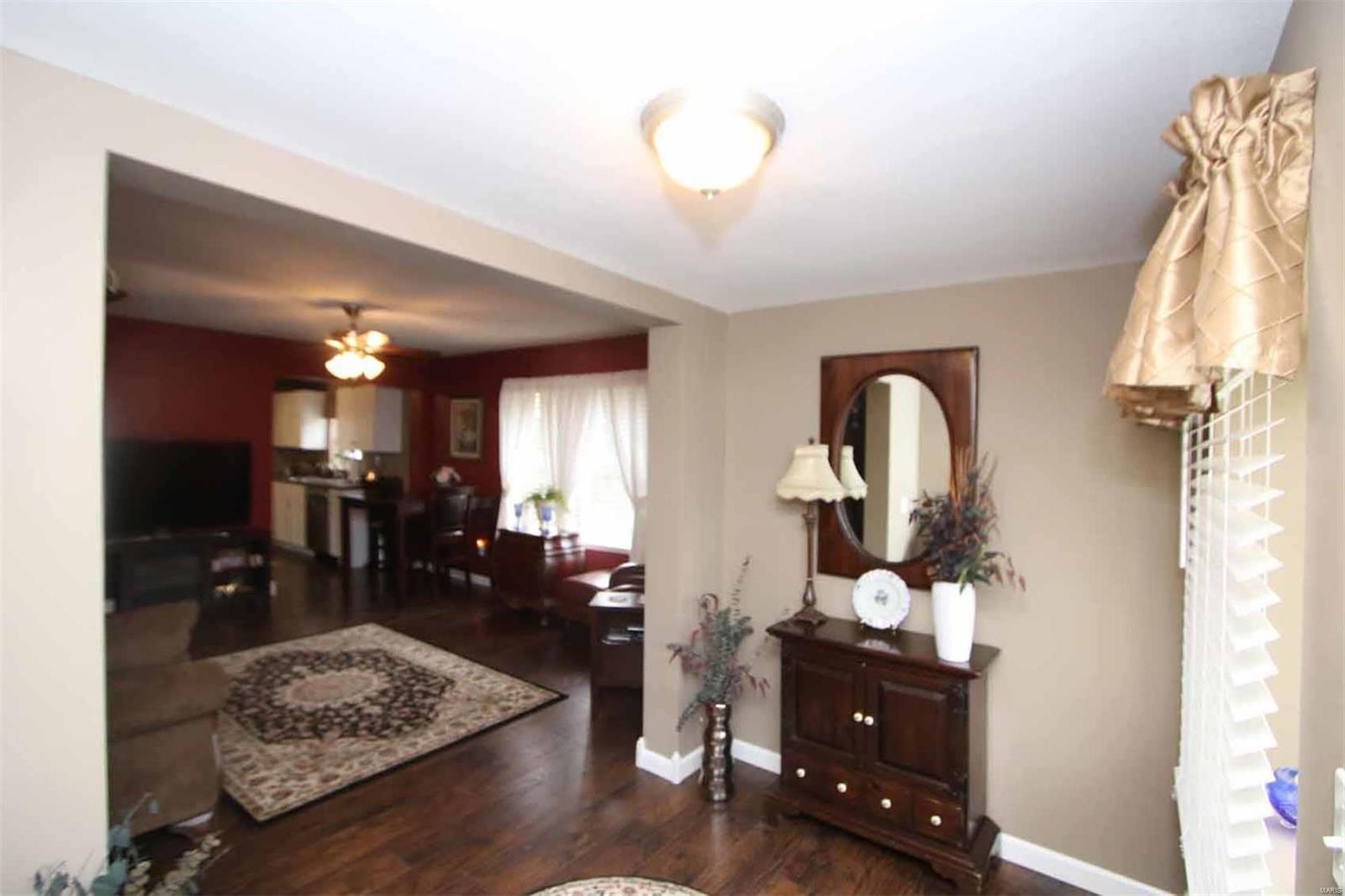 833 Rice Street Wood River, IL 62095 - Photo 6 of 13 Gallery Image 6