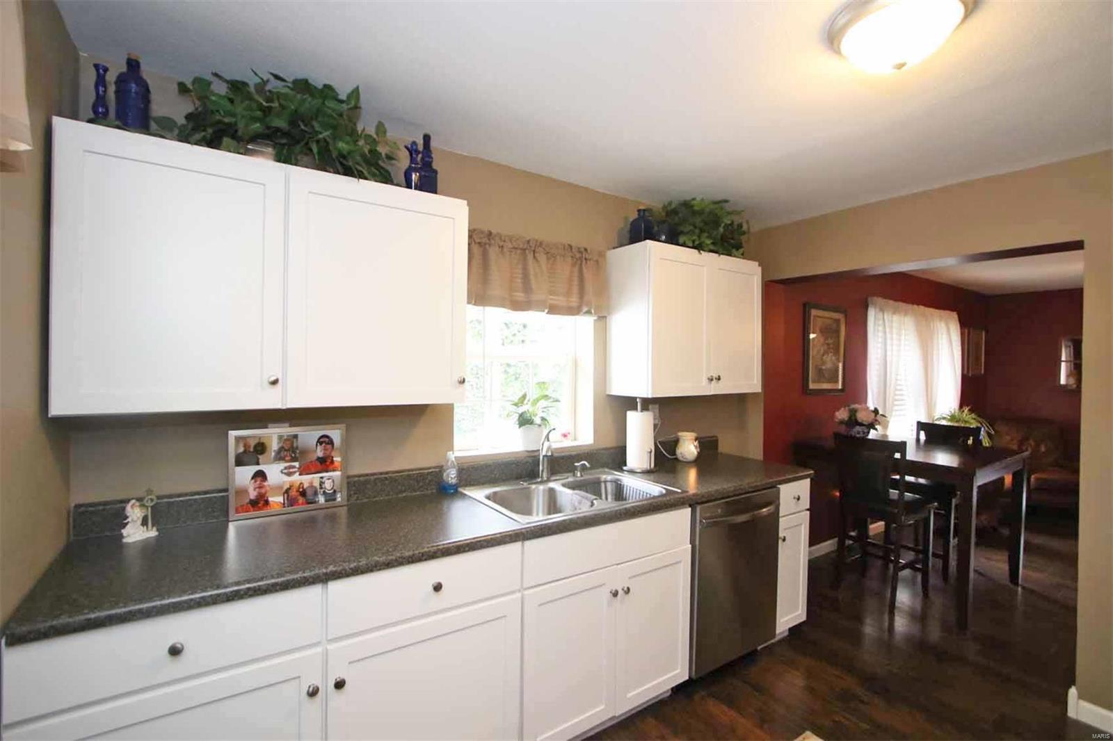 833 Rice Street Wood River, IL 62095 - Photo 9 of 13 Gallery Image 9