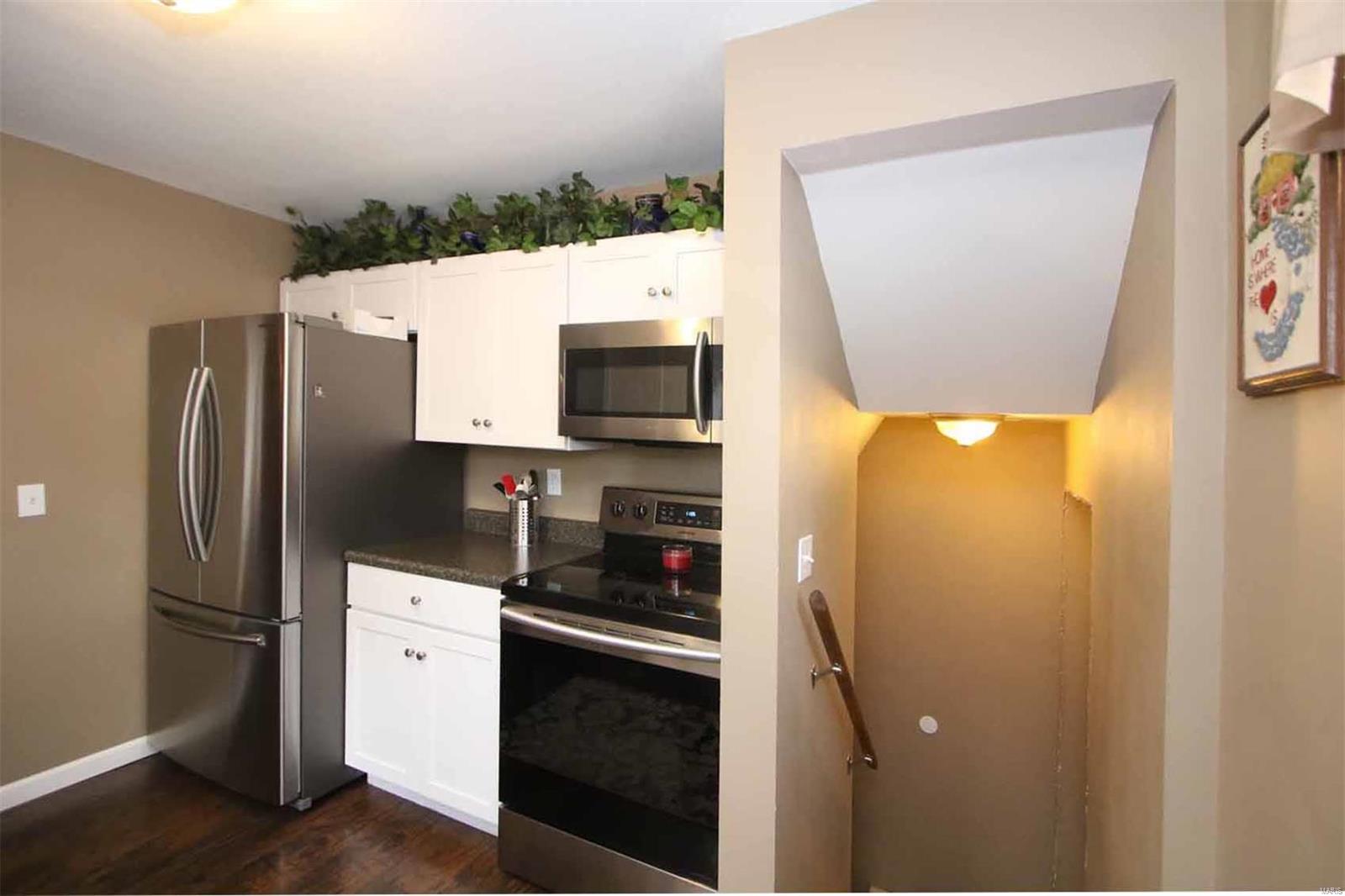 833 Rice Street Wood River, IL 62095 - Photo 10 of 13 Gallery Image 10