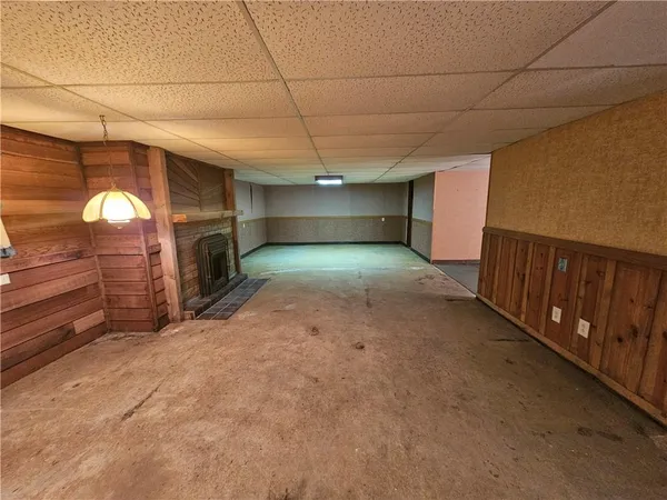 $218,000 | 108 Richill Drive, Hamilton, MO 64644