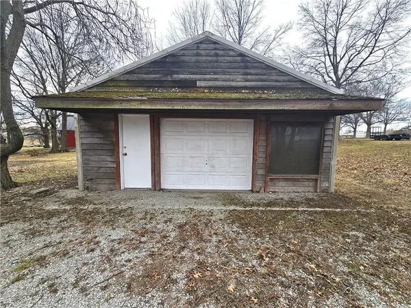 $218,000 | 108 Richill Drive, Hamilton, MO 64644