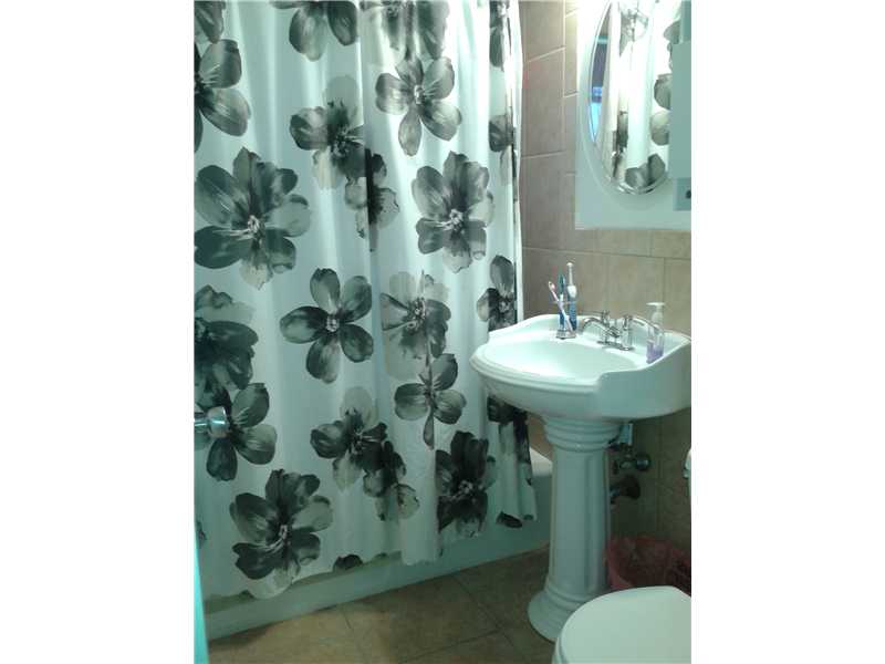 70 Carroll Avenue, Unit 708 Newport, RI 02840 - Photo 6 of 9 Exterior Front. Bathroom